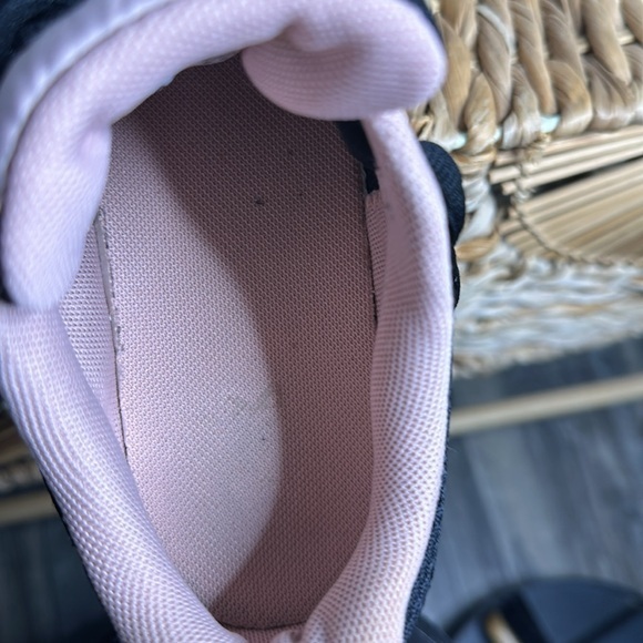 Under Armour sneakers size 7‎ - Picture 7 of 8